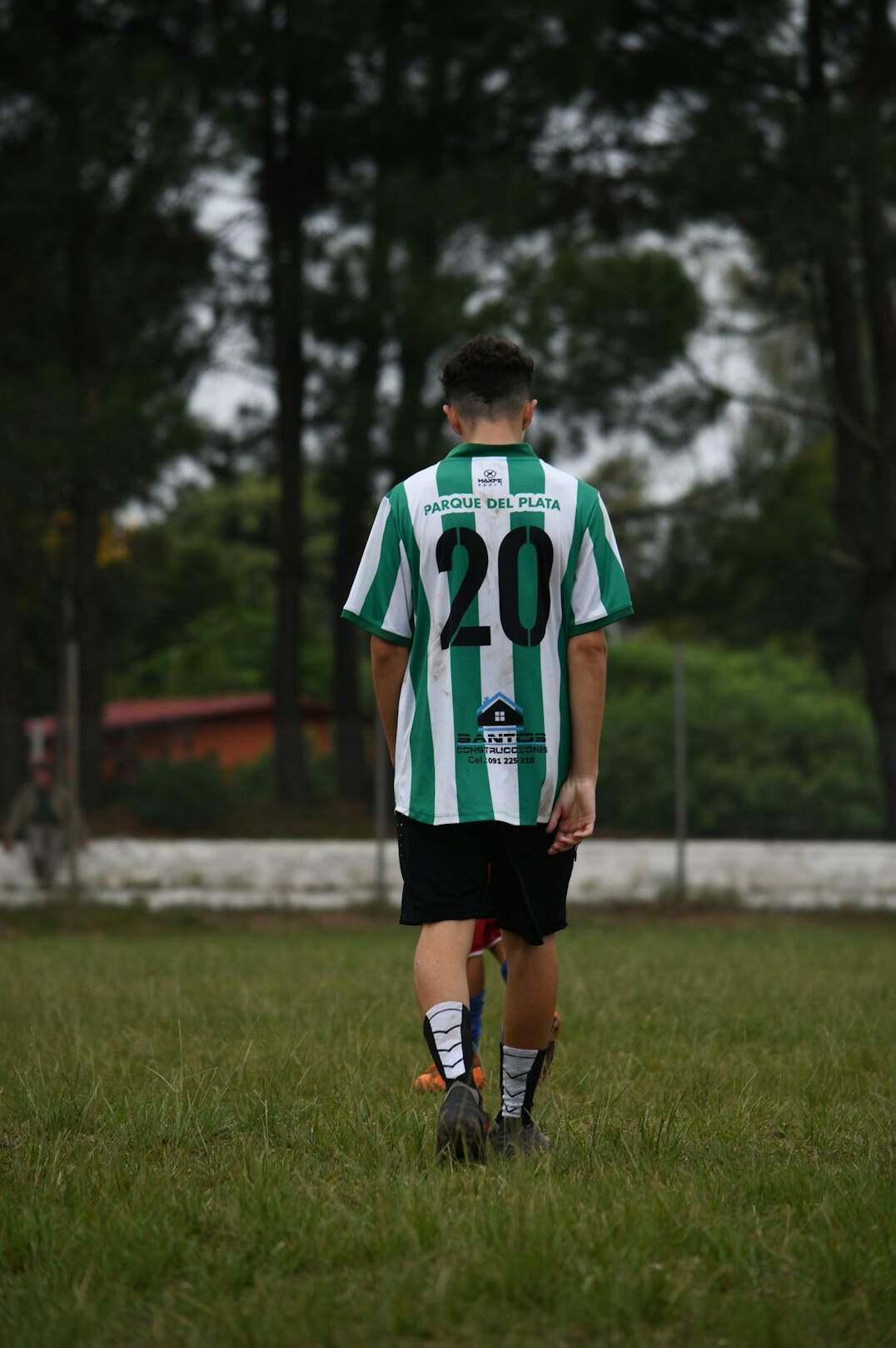 uruguayan footballer helping kids